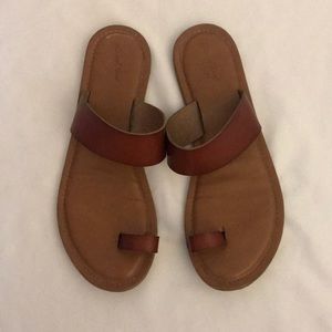 Universal Thread Sandals